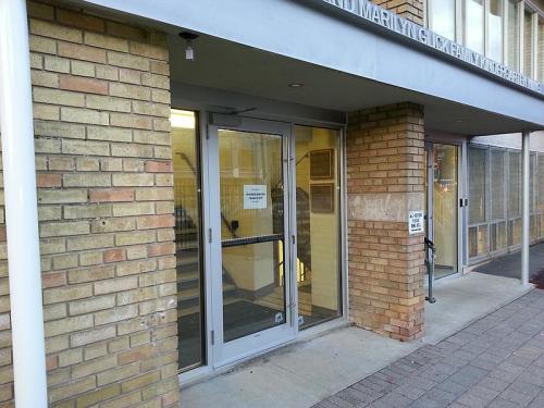 glass-storefront-3